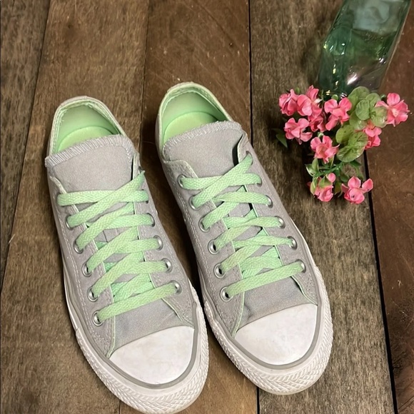 Converse Women’s Chuck Taylor All Star Green/Grey Sneakers Size 7 - Picture 2 of 8